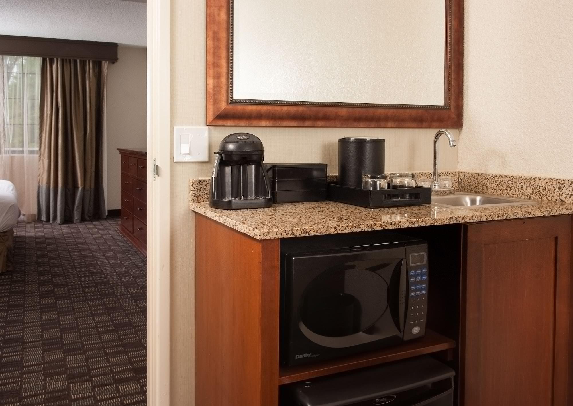 Embassy Suites By Hilton Nashville Airport Esterno foto