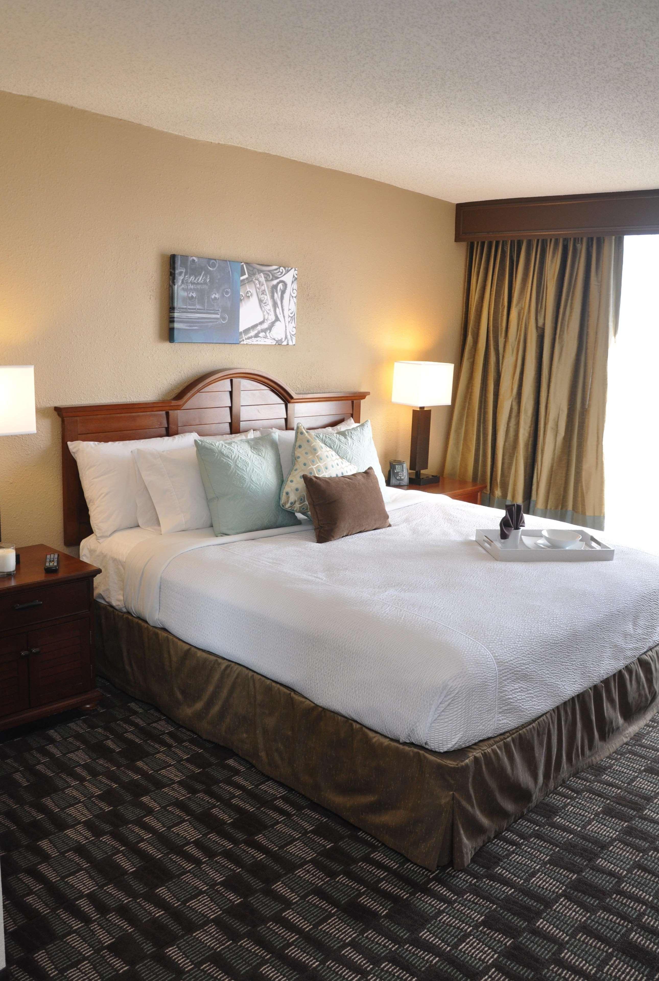 Embassy Suites By Hilton Nashville Airport Esterno foto