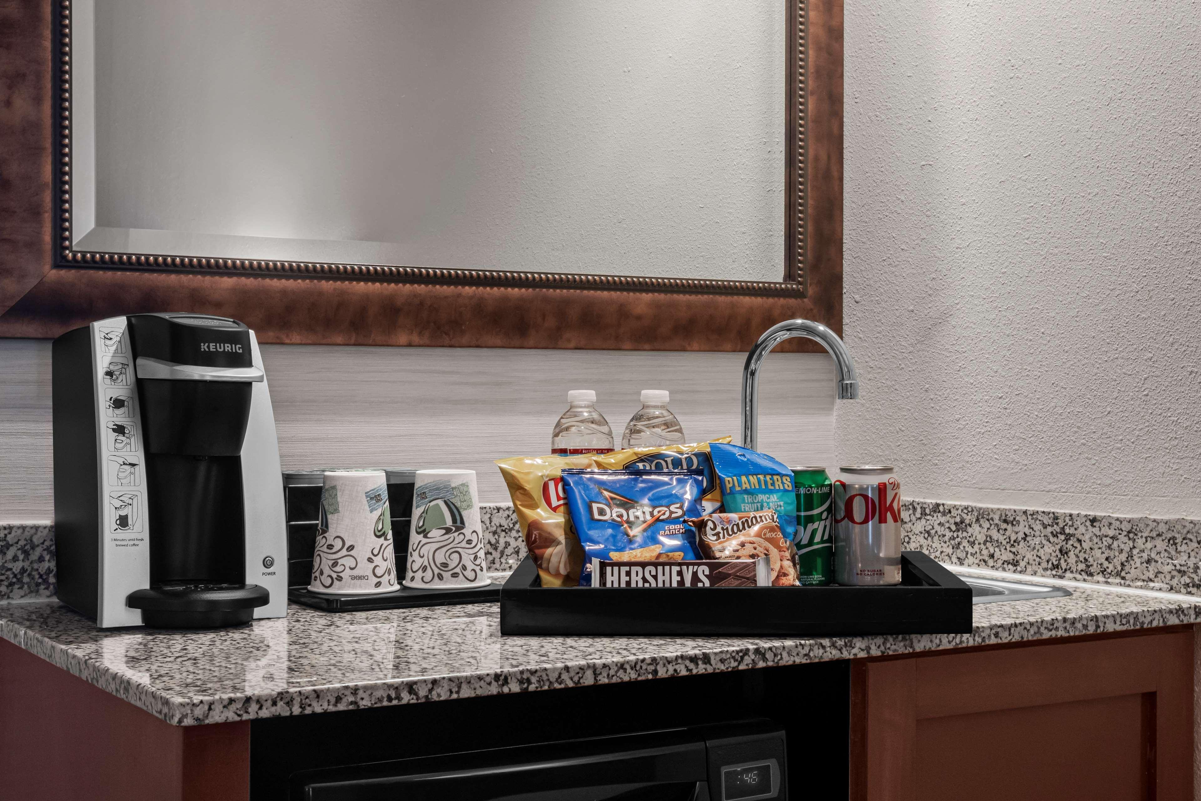 Embassy Suites By Hilton Nashville Airport Esterno foto