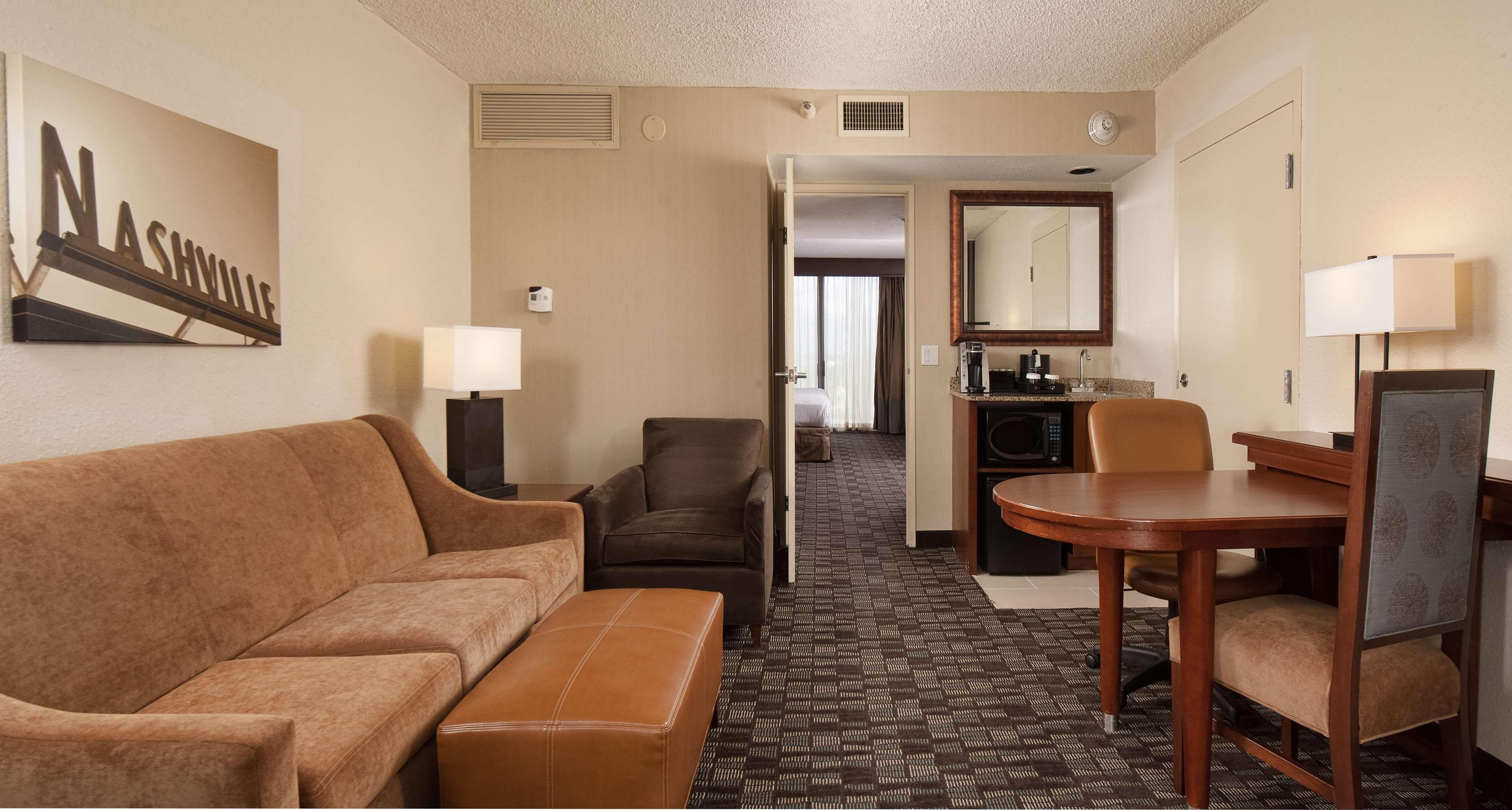 Embassy Suites By Hilton Nashville Airport Esterno foto