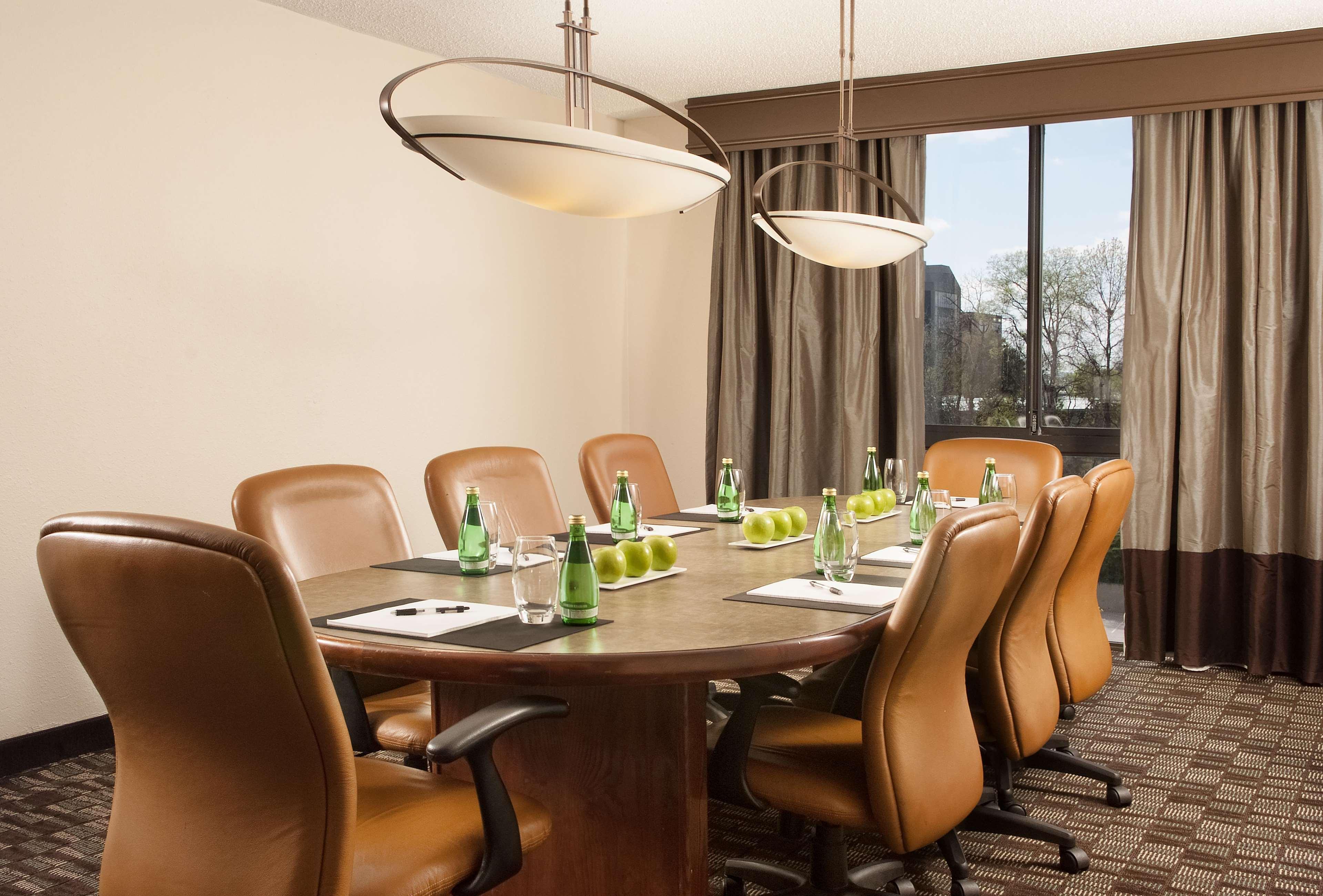 Embassy Suites By Hilton Nashville Airport Esterno foto