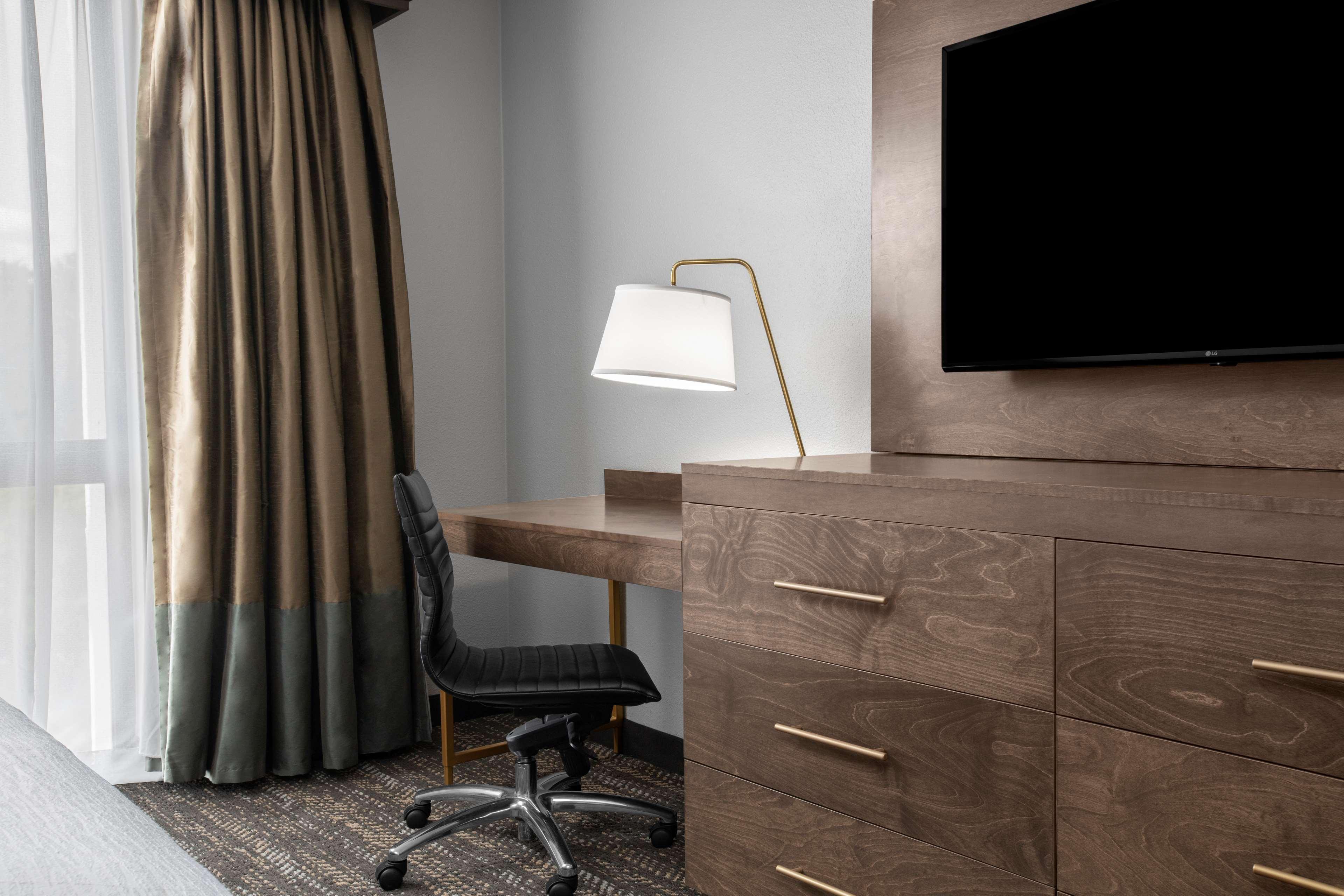 Embassy Suites By Hilton Nashville Airport Esterno foto