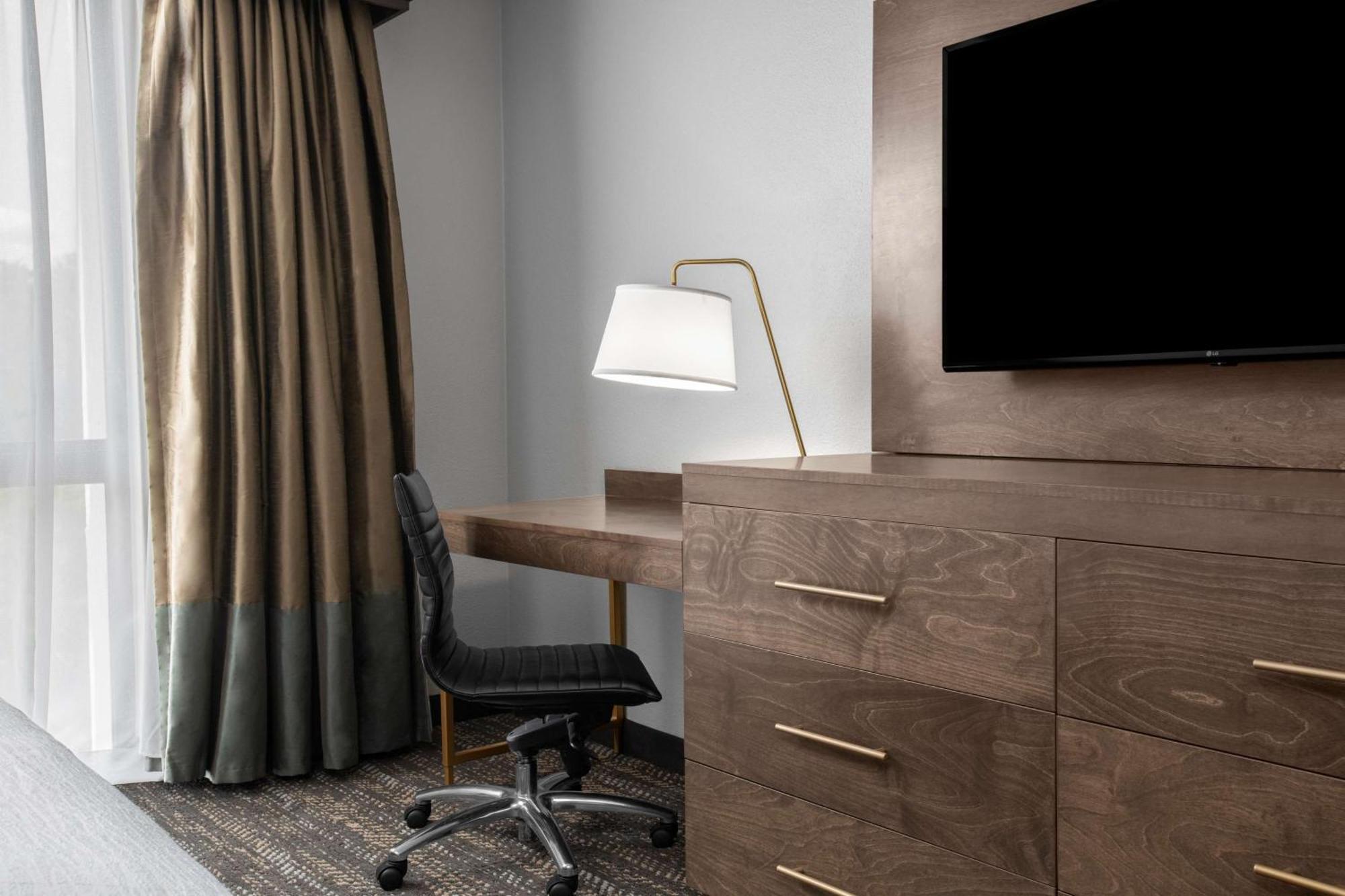 Embassy Suites By Hilton Nashville Airport Esterno foto