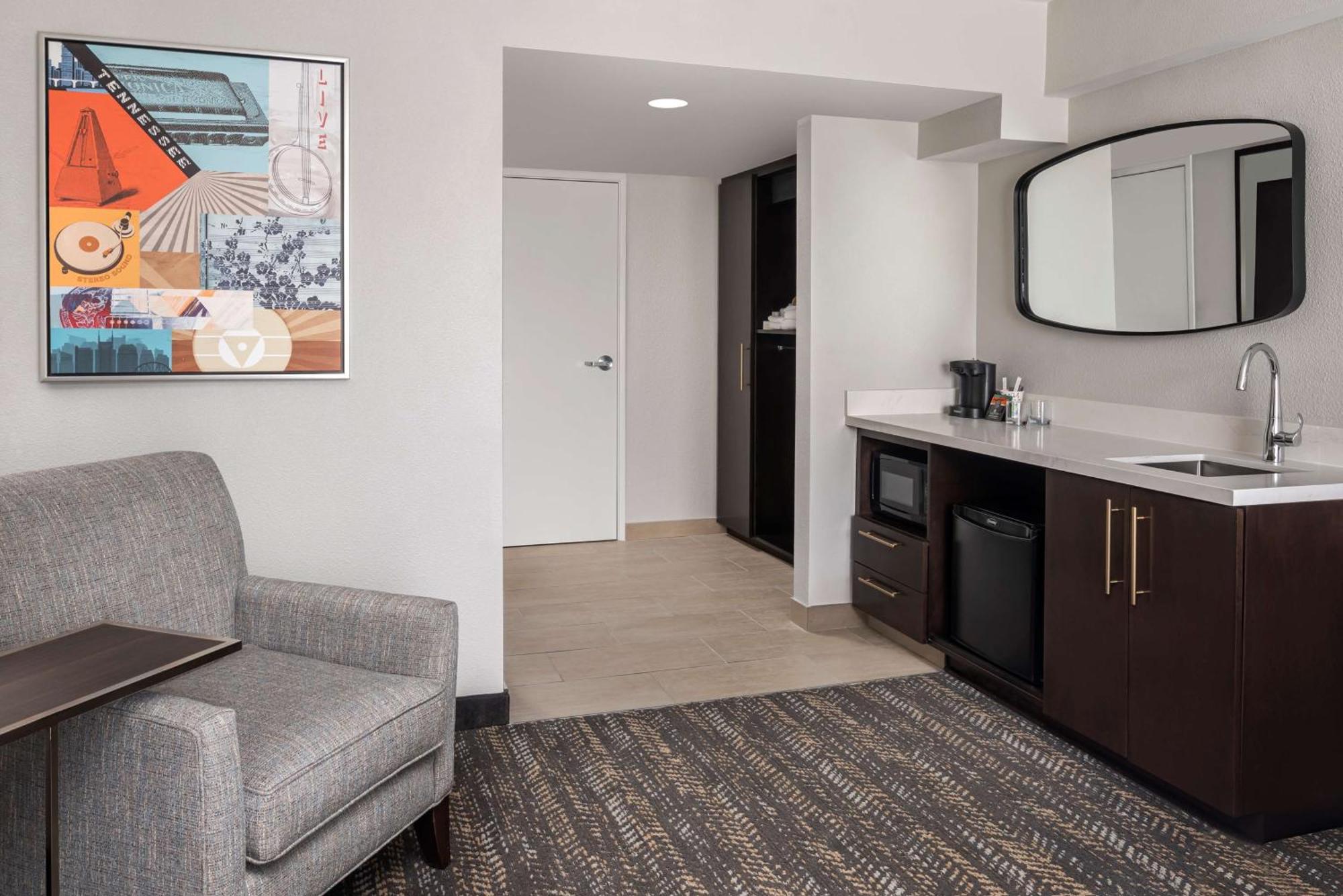 Embassy Suites By Hilton Nashville Airport Esterno foto