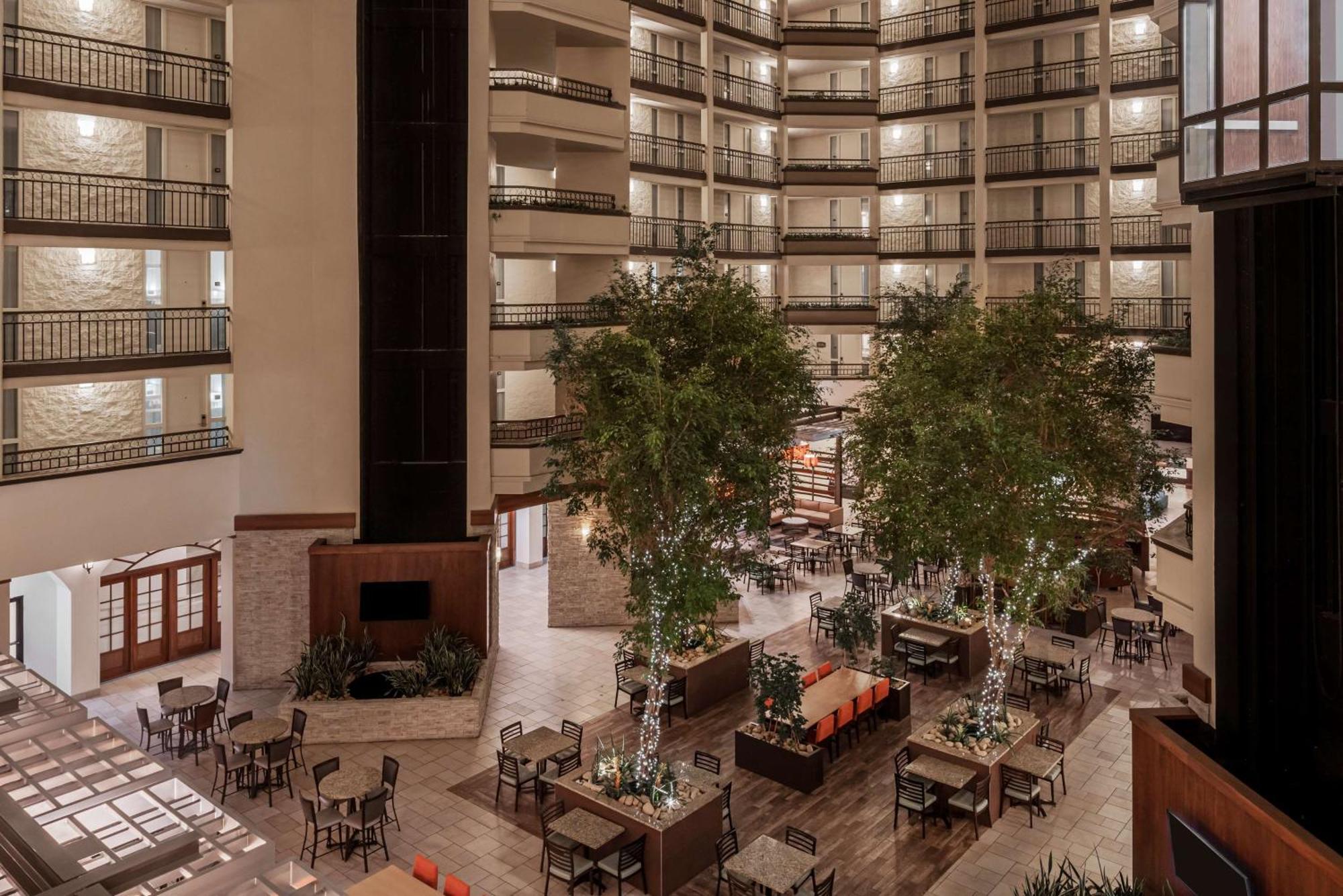 Embassy Suites By Hilton Nashville Airport Esterno foto