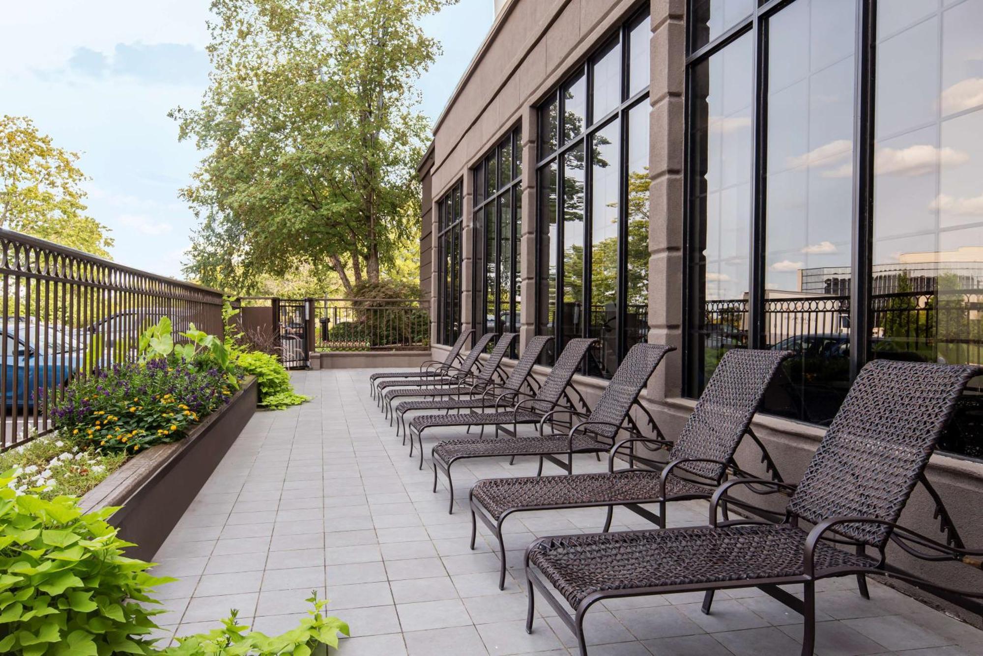 Embassy Suites By Hilton Nashville Airport Esterno foto